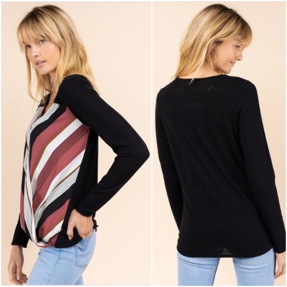 ⭐️ HP 🎉Striped V-neck Top With Front Gathered Hem - Picture 3 of 6